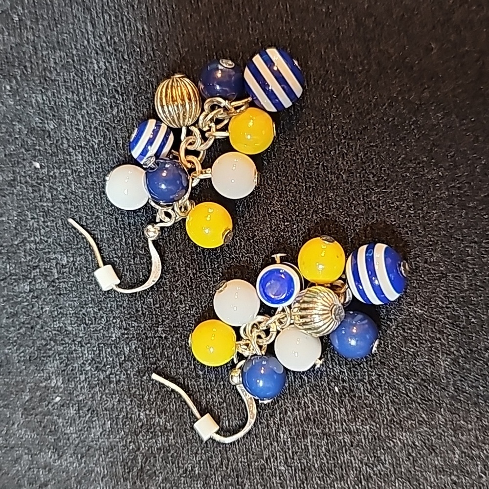 SILVER BLUE & WHITE BEADED NECKLACE AND EARRING SET - Picture 9 of 10